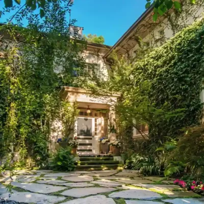 Exterior view of the Jennifer Lawrence house in Manhattan's West Village neighborhood